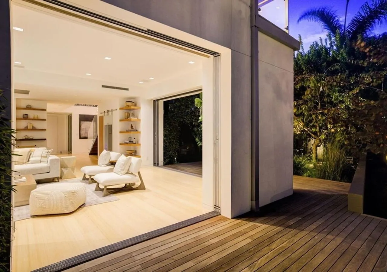 Apartment Gorgeous Three Bedroom Versatile Home Los Angeles United States