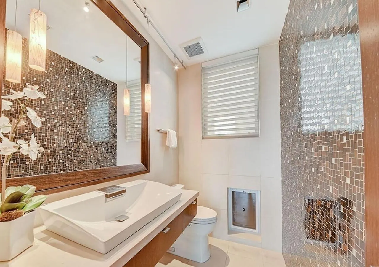 Gorgeous Three Bedroom Versatile Home Los Angeles 0*,  United States