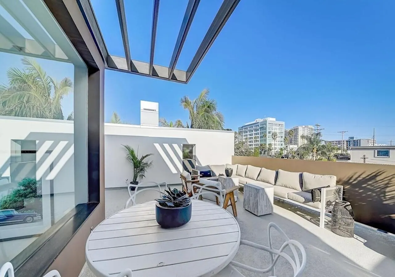 Apartment Gorgeous Three Bedroom Versatile Home Los Angeles